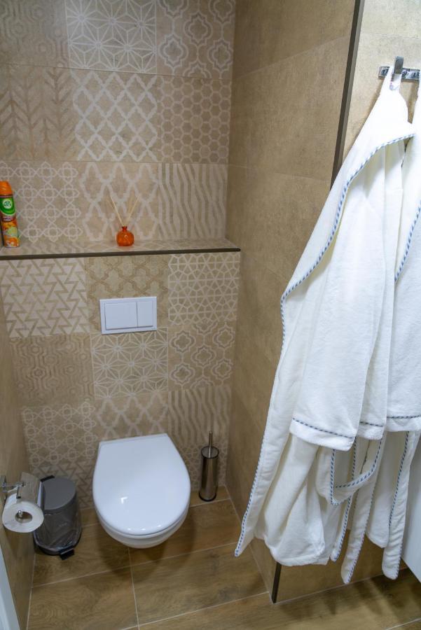 Sea Breeze In Batumi Apartment Exterior photo