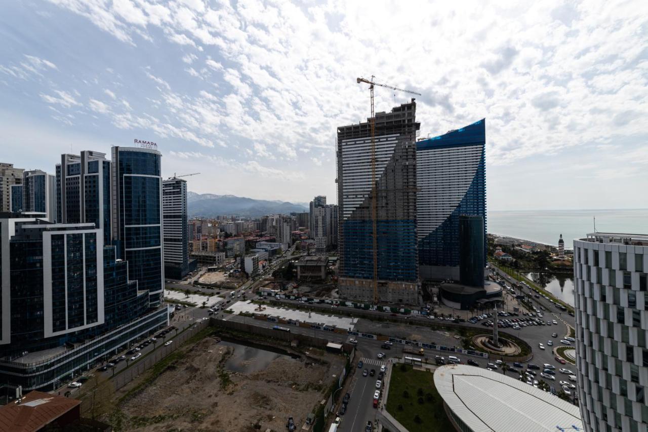 Sea Breeze In Batumi Apartment Exterior photo