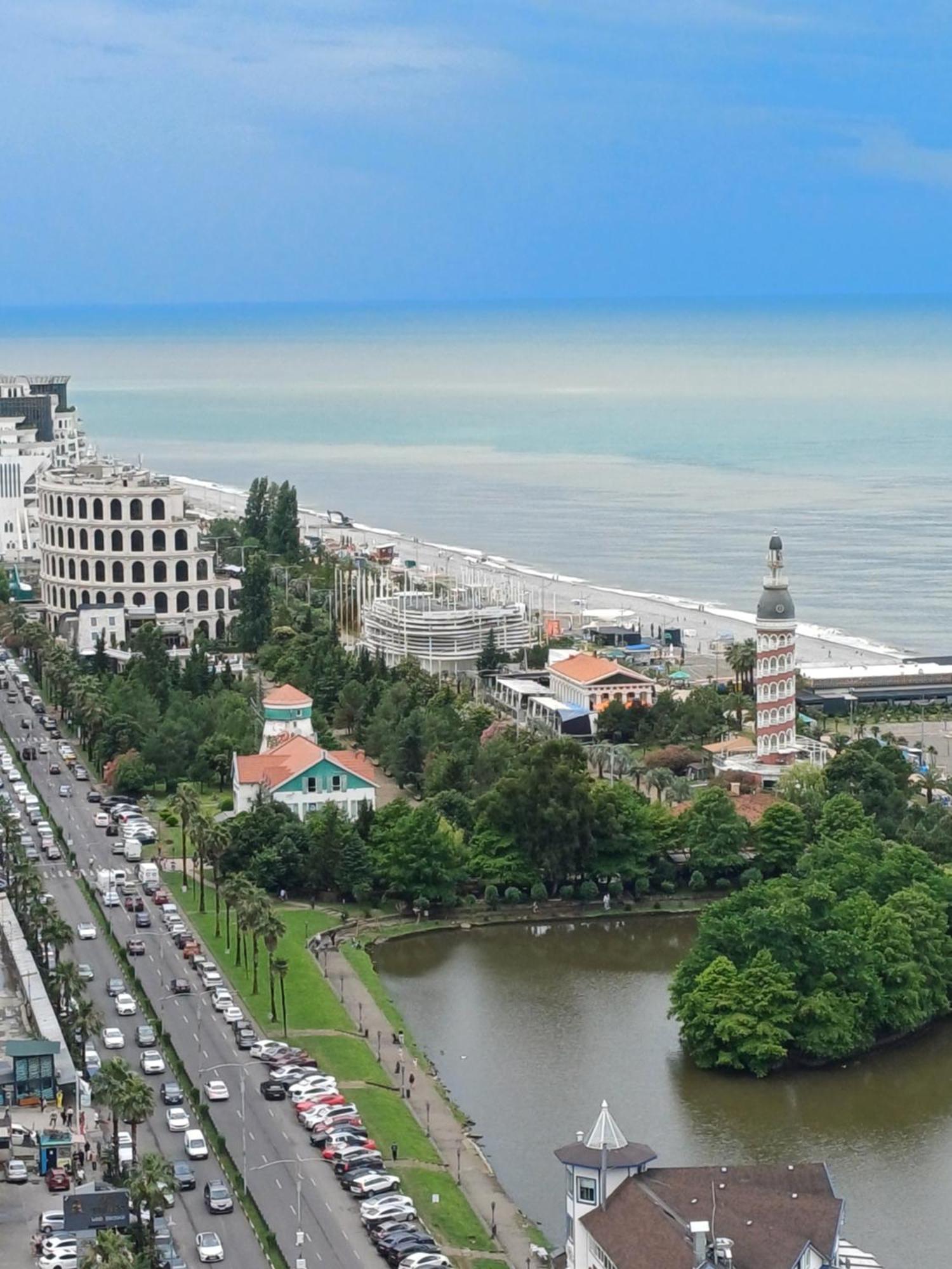Sea Breeze In Batumi Apartment Exterior photo